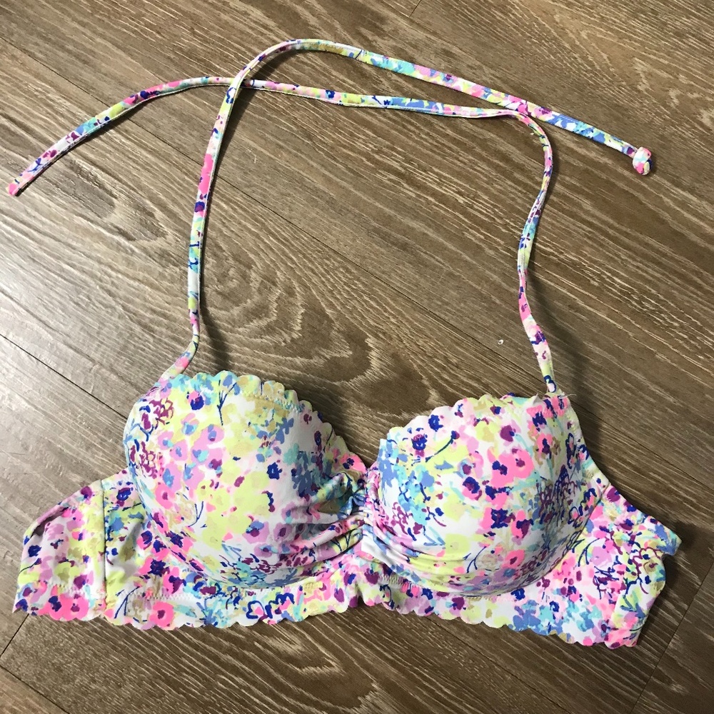 Victoria's Secret Scalloped Floral Swimsuit Top